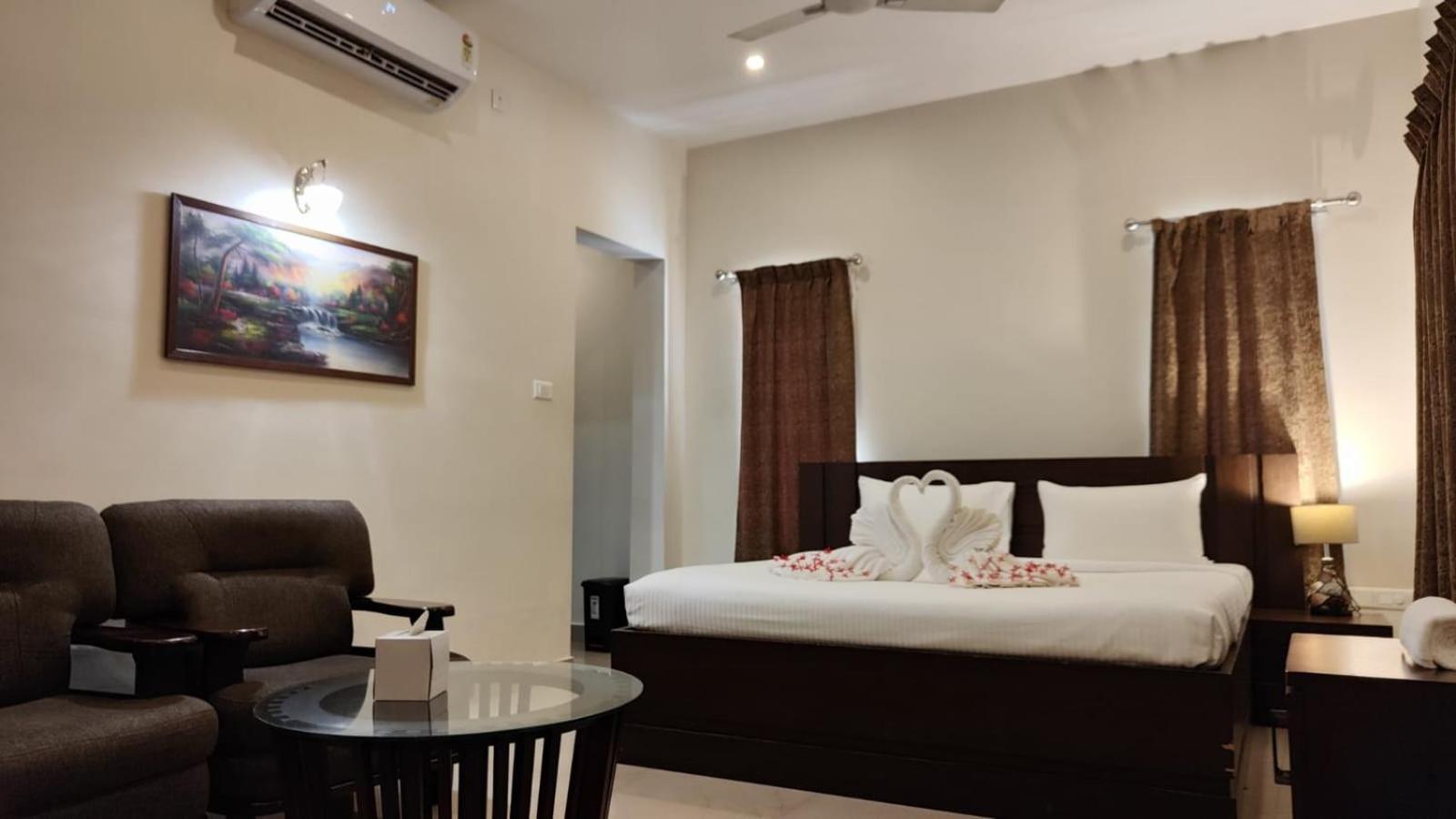 Aroma Ayur Heritage Mattanur Luaran gambar